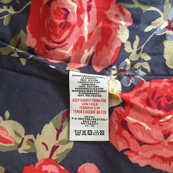 Mini Boden puffer vest in navy size 5-6 - Picture 6 of 8